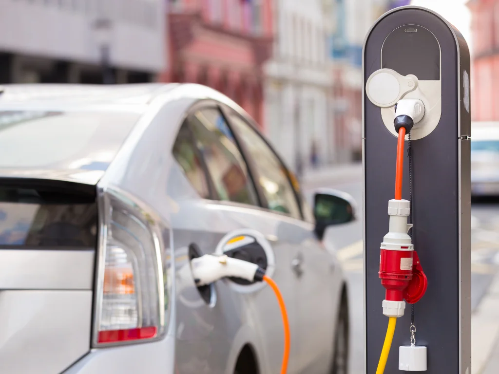 Ovo je pet vodećih država u prodaji električnih i hibridnih automobila