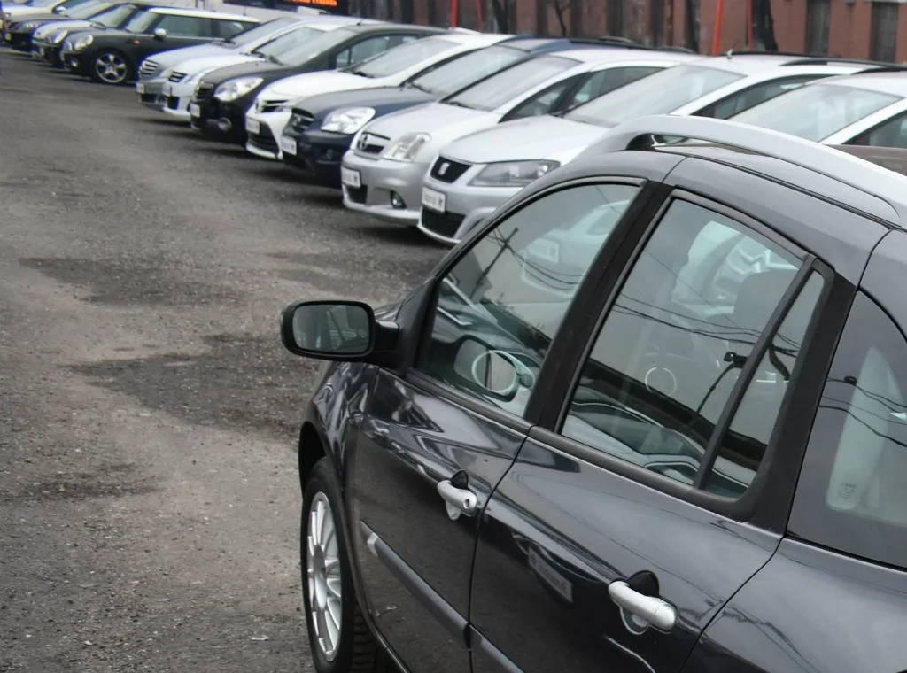 Crna Gora država sa najvećim brojem vozila po stanovniku u regionu