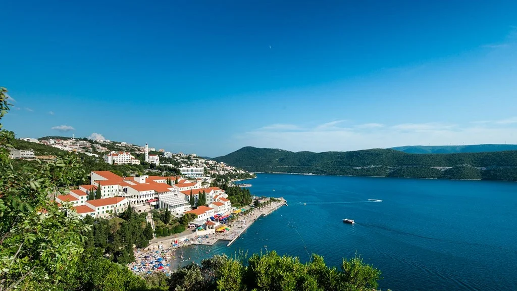 Neum: Šteta će biti milionska zbog ne puštanja evropskih turista