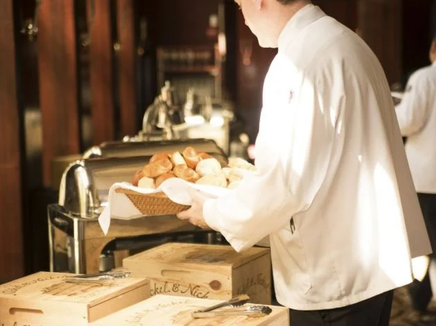 Promet u hotelijerstvu i ugostiteljstvu FBiH veći za 12,2% u odnosu na prvi kvartal