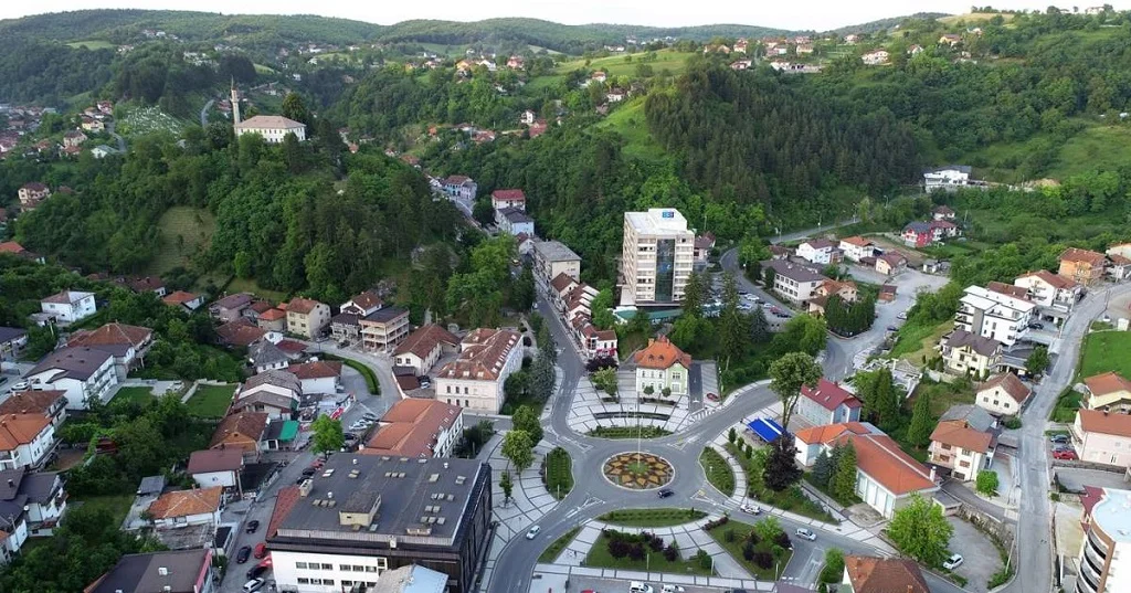 Cazin: Nekada prosječna bosanska čaršija, danas privredno čudo