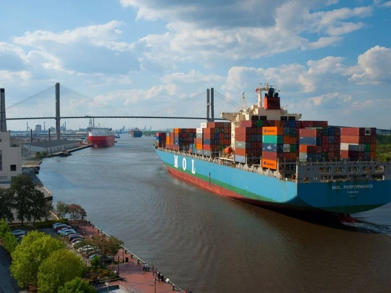 Svjetski lanac snabdijevanja puca - stotine brodova zaglavljeno u američkim lukama