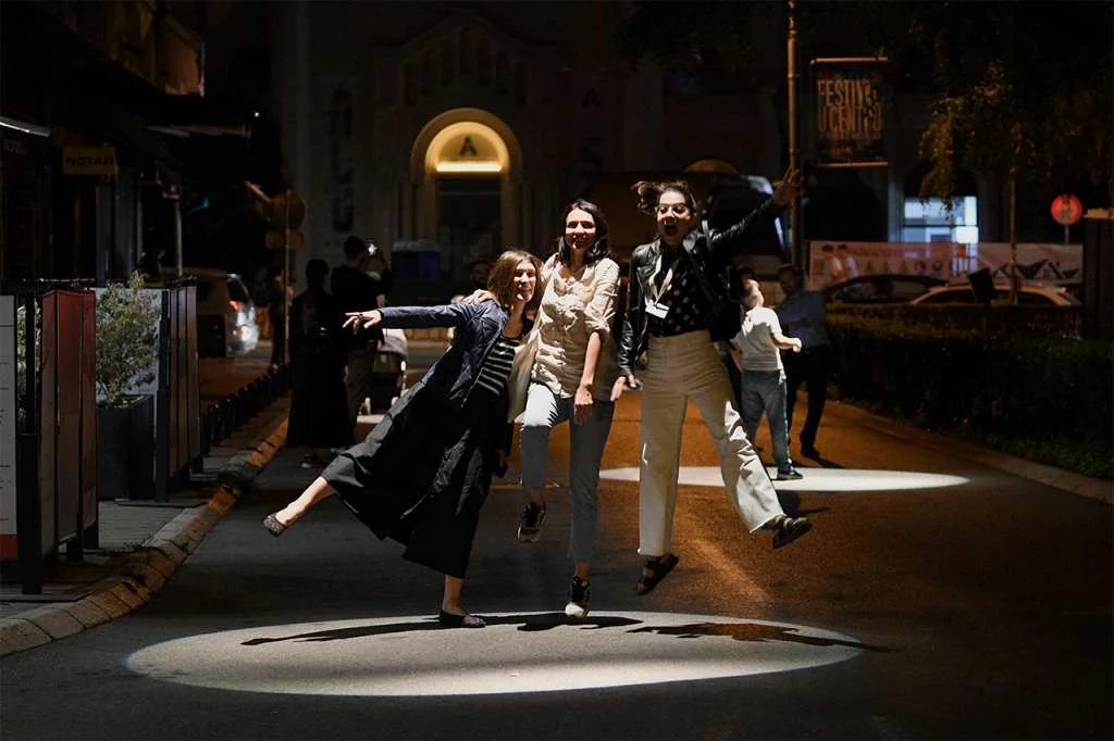 U Radićevoj ulici u Sarajevu postavljena svjetlosna instalacija studenata ALU Sarajevo