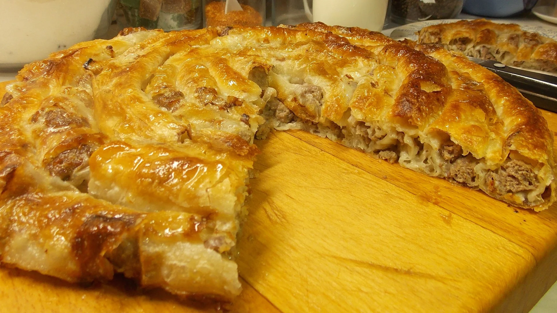 U Zagrebu čekaju u redovima da kupe najbolji sarajevski burek