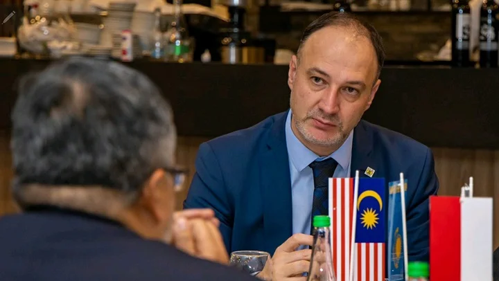 "Obrazovna filozofija HIFA-OIL grupacije: „Investicija u znanje donosi najbolji profit“"