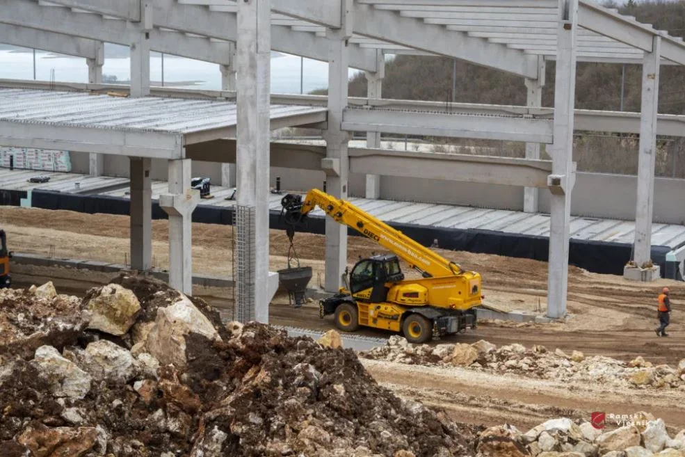 Napreduje gradnja fabrike GS-Rama