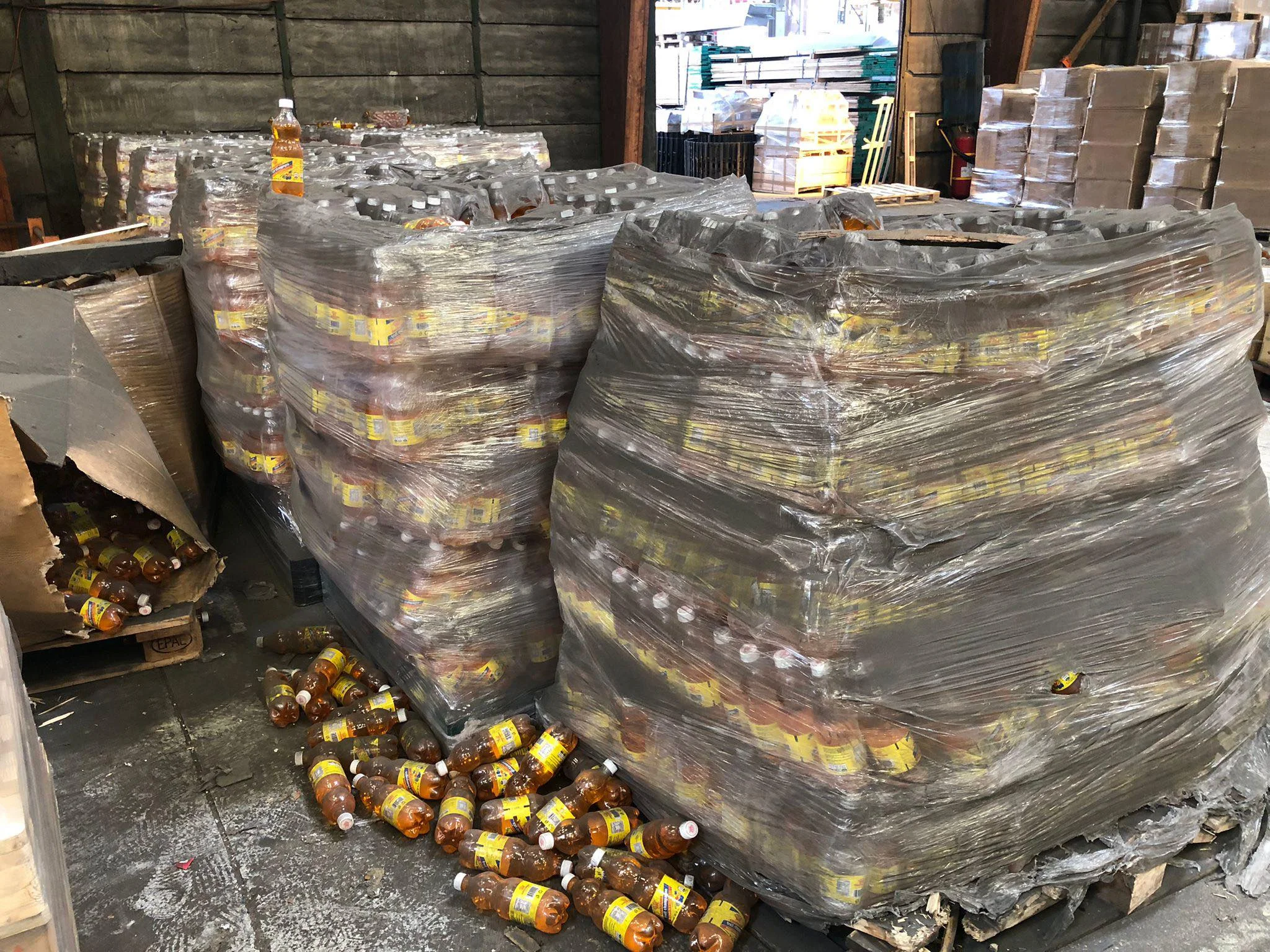 Francuska uništila oko 35.000 flaša gaziranog pića naziva "Šampanjac"