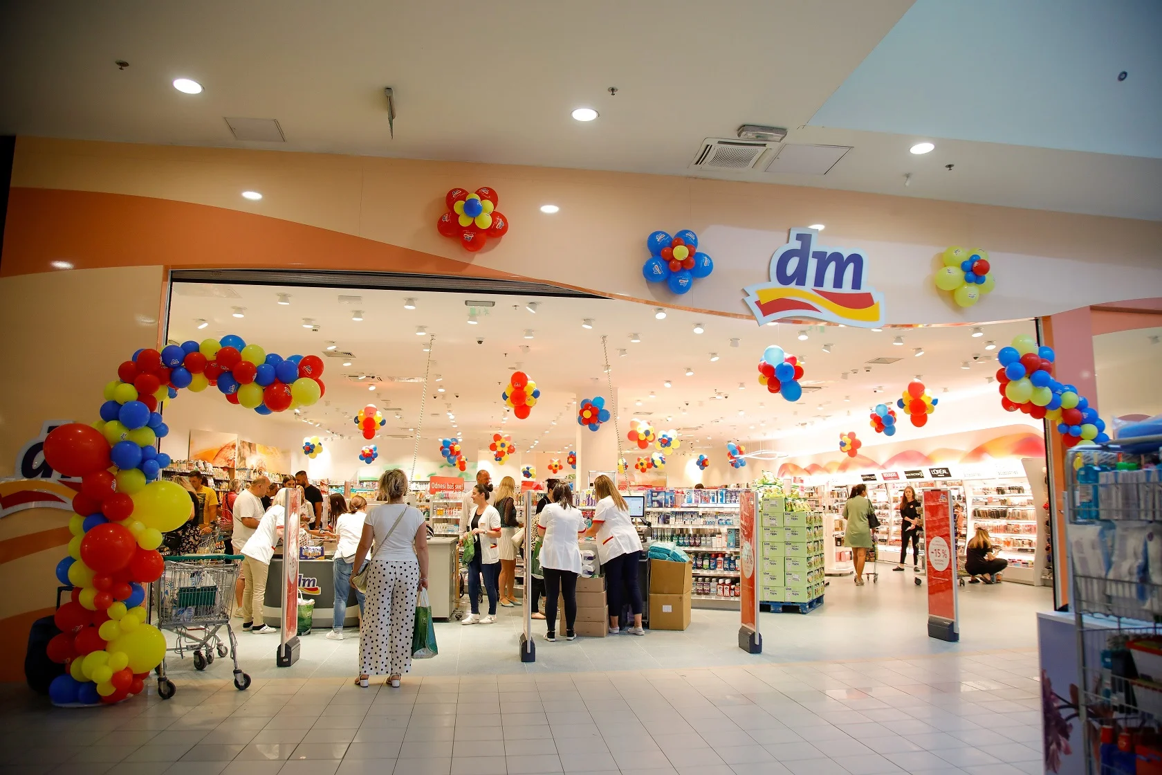 Otvorena preuređena dm prodavnica u TC Bingo u Lukavici