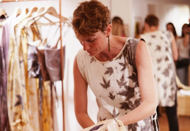 Cat Norman Tahirović, čuvarica bh. tradicije prirodnog bojena tkanine