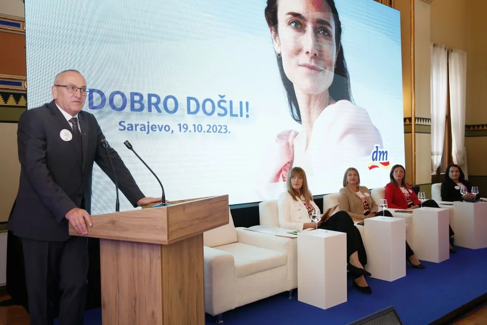 Drogerijski lider uspješno završio poslovnu godinu: dmBiH ostvario promet od 344,1 miliona KM