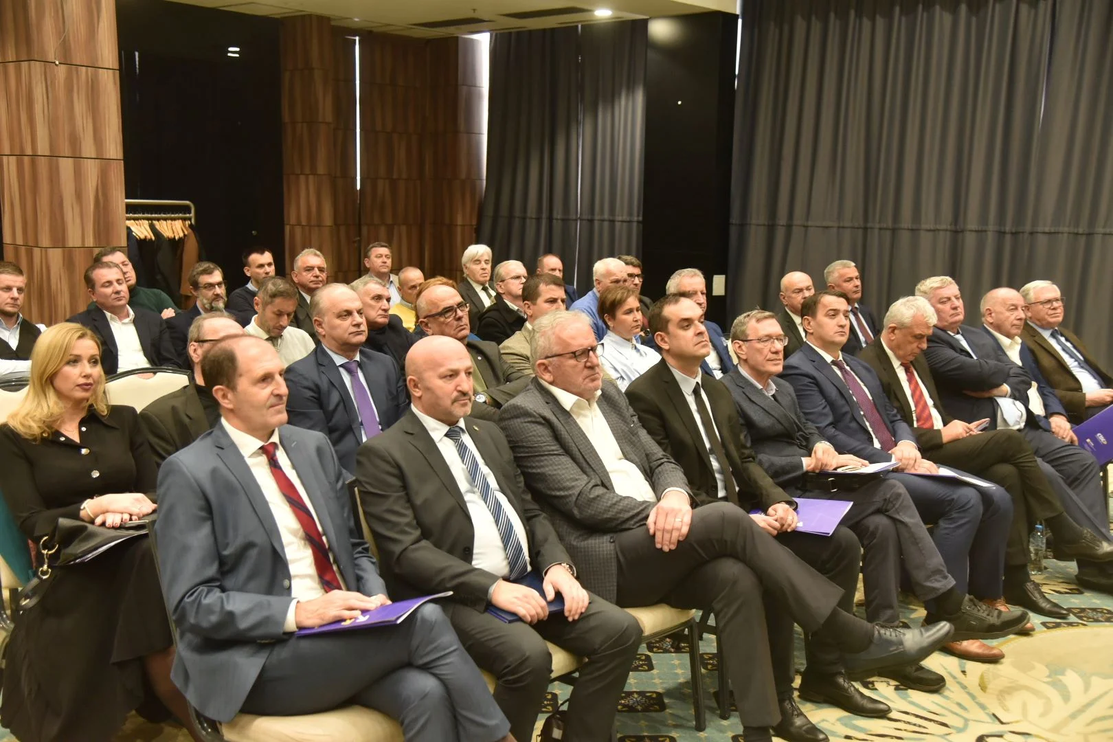 Fiskalnim i parafiskalnim rasterećenjima do boljeg poslovnog ambijenta, većih plaća i stabilnog budžeta