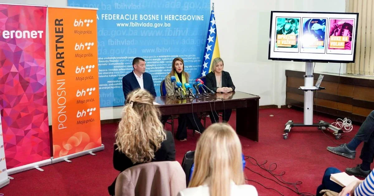 Glavu gore! Stop korištenju mobitela u prometu!