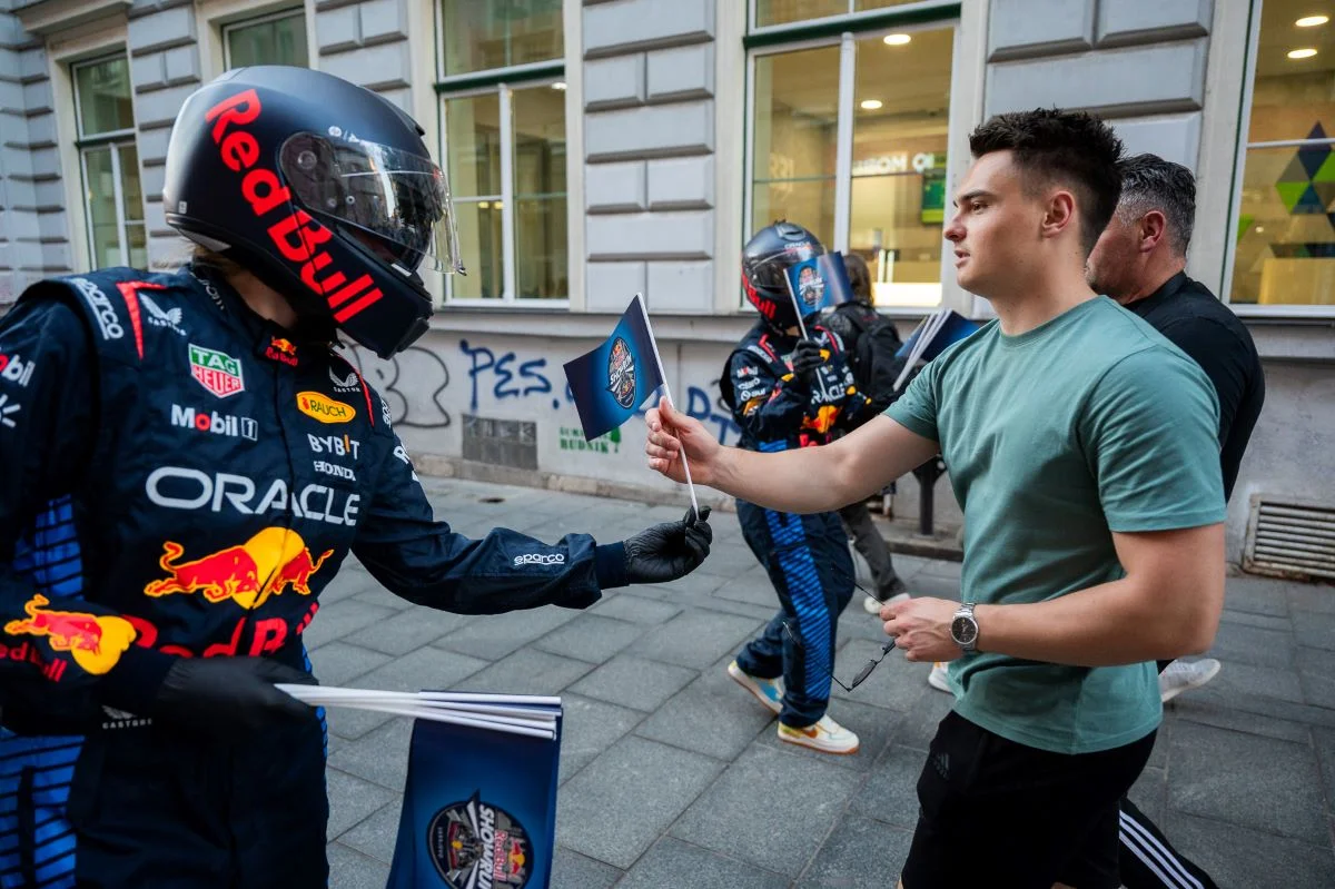 Zvuk F1 bolida odjekivao centrom Sarajeva uoči Red Bull Showruna