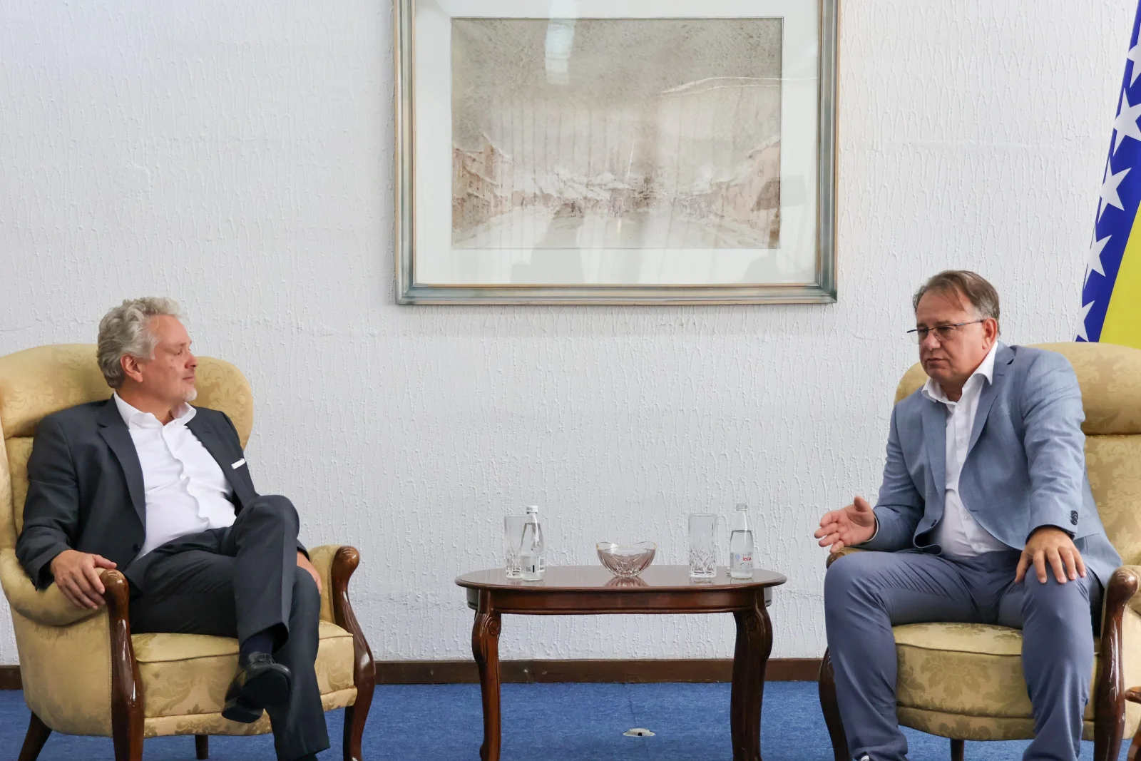 Premijer Nikšić razgovara sa ambasadorom Sattlerom: Važno je nastaviti s reformama