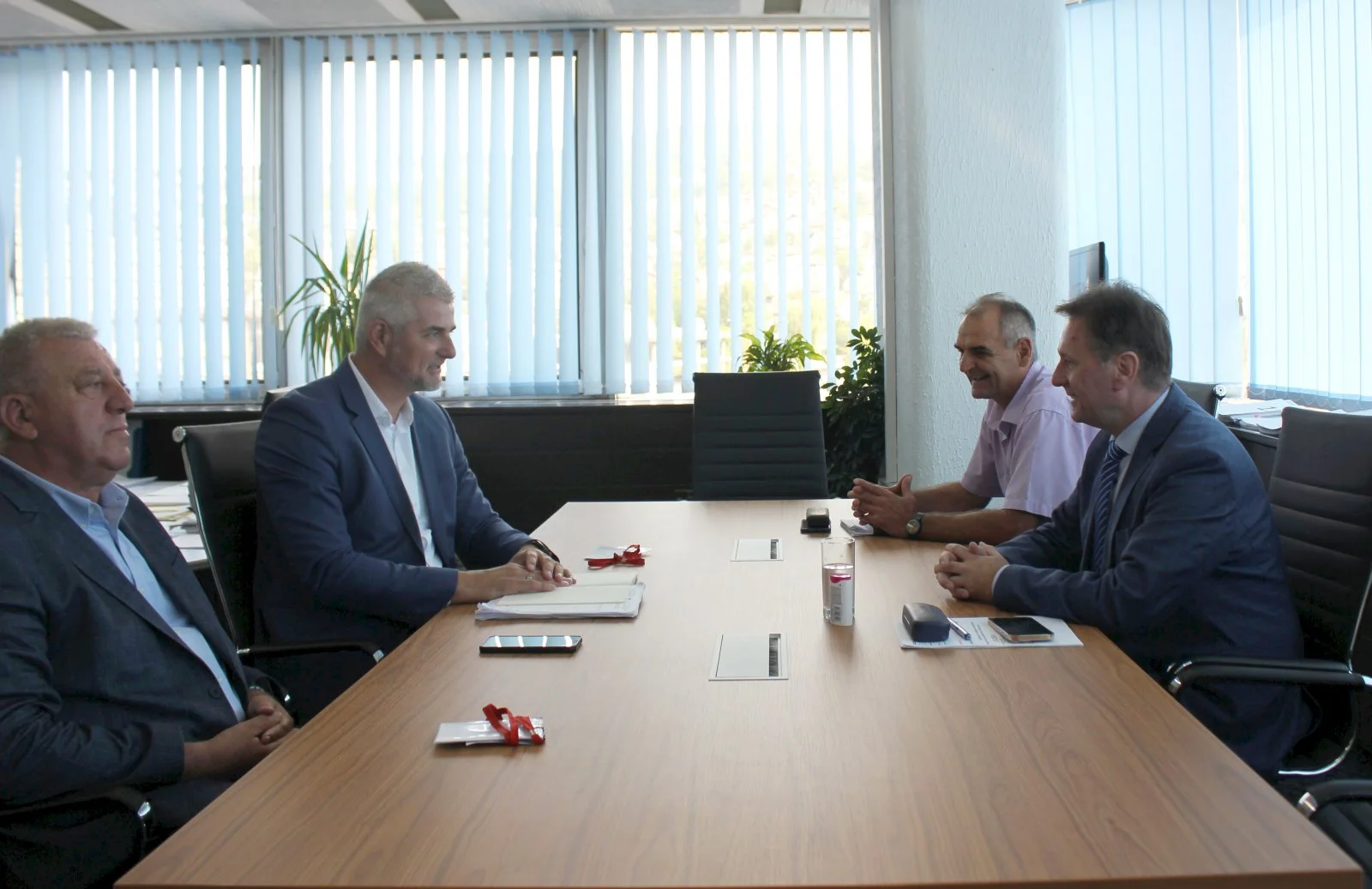 Ministri Hrnjić i Akeljić razgovarali o unapređenju promocije i zaštiti poljoprivrednih proizvoda na području SBK