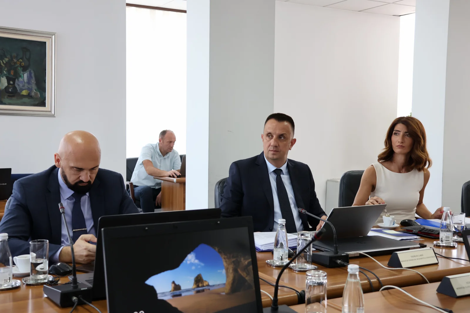 Usvojen prijedlog FMERI za poticaje pri kupovini električnih automobila