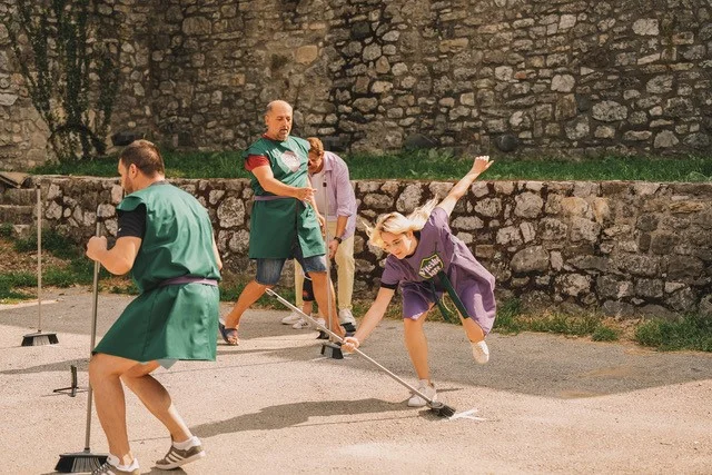 Dan za pamćenje u Banjaluci: Na Kastelu održane Viteške igre, na Vrbasu građani pecali poklone