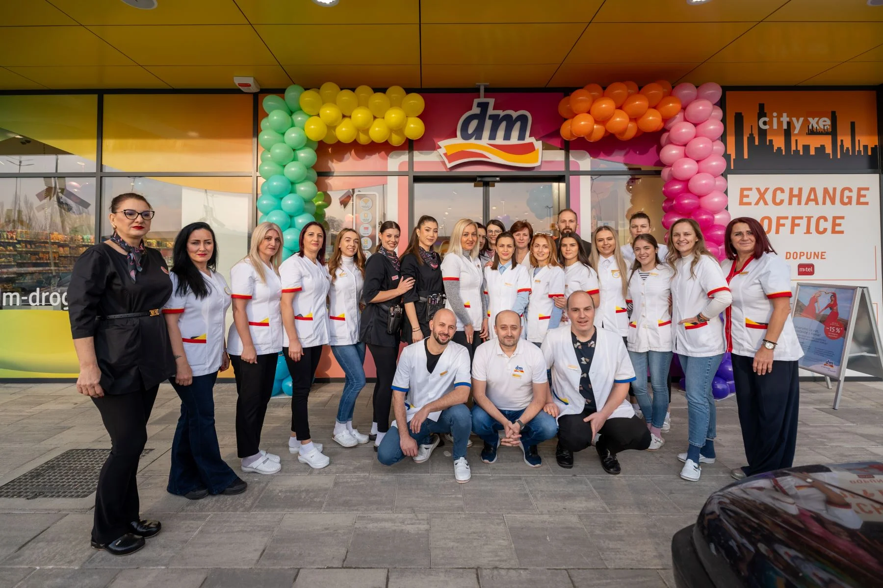 Najveći drogerijski lanac u BiH nastavlja da se širi: U Doboju otvorena 93 dm prodavnica