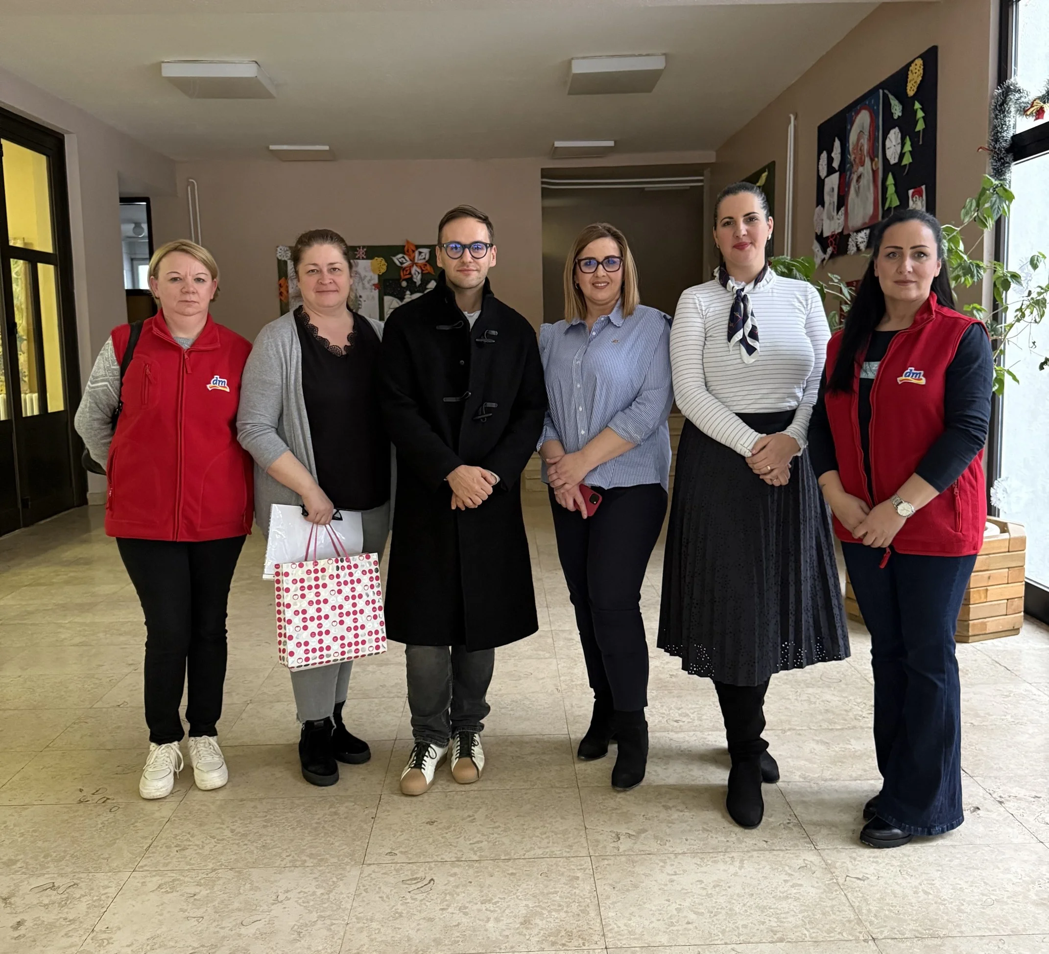 Treću godinu zaredom dm uljepšao praznike štićenicima Doma za djecu bez roditeljskog staranja u Tuzli