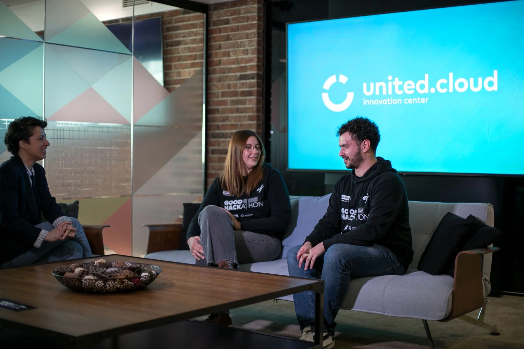 U organizaciji Telemacha BH i Fondacije: Pobjednici GOOD HACKathona posjetili United Cloud u Beogradu