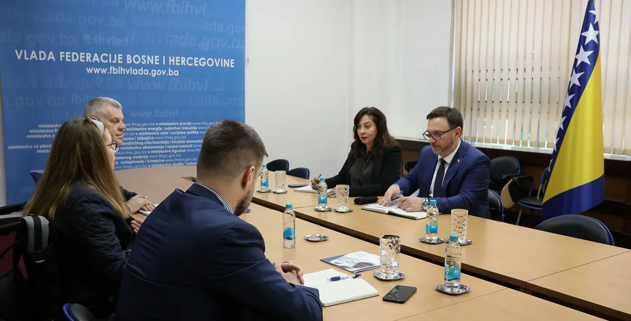 Federalno ministarstvo trgovine: Predstavljen regionalni  projekat za uvođenje kartičnog plaćanja kod malih trgovaca