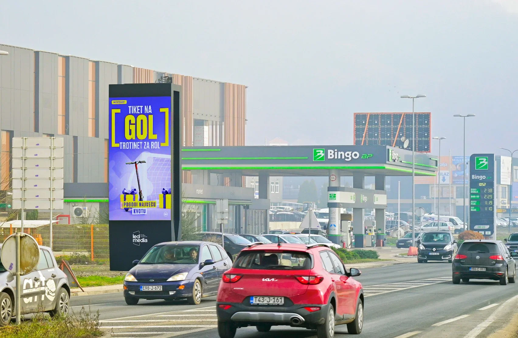 Led Media postavila dvostrani digitalni totem: Proširenje mreže u Gračanici