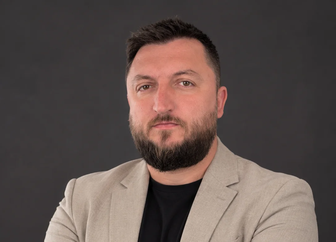 Imran A. Tutkur, SteelCore Welding Donji Vakuf: Od preciznog zavarivanja do krova nad glavom za deset dana