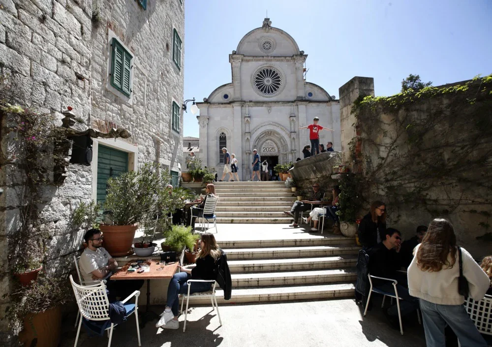 Za sezonu na Jadranu potrebno oko 95.000 radnika, konobari i kuhari najtraženiji