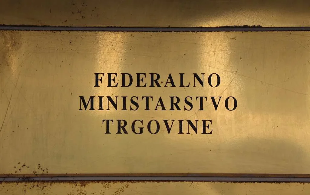 Prodajni objekti u FBiH radit će 2. januara u minimalnom obimu