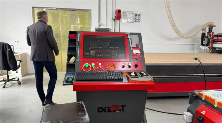 Ministar Šibonjić u posjeti kompaniji Luxled: Iz Visokog proizvodi za svjetske brendove