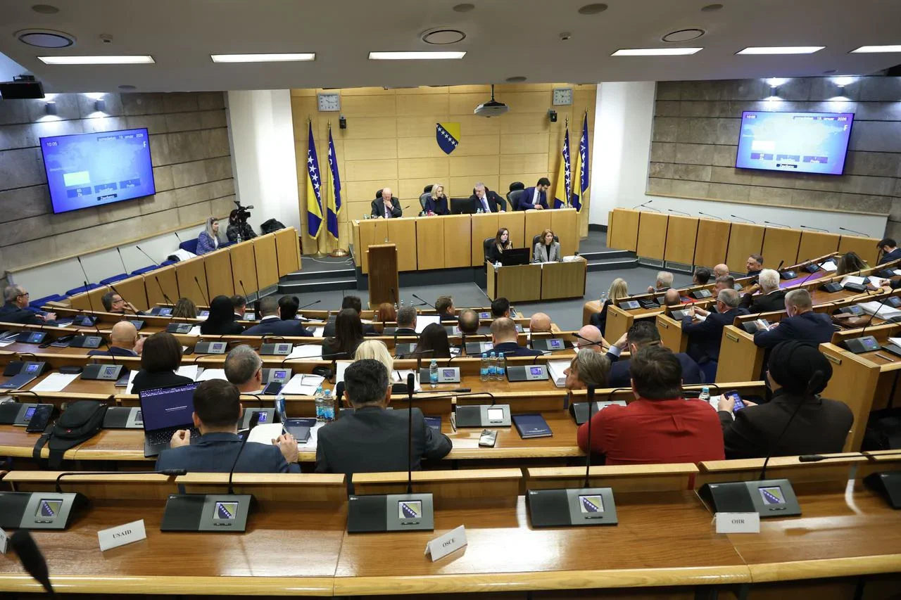 Usvojen budžet FBiH od 8,89 milijardi KM